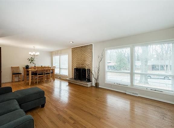 4th image of 1210 Hobson Dr