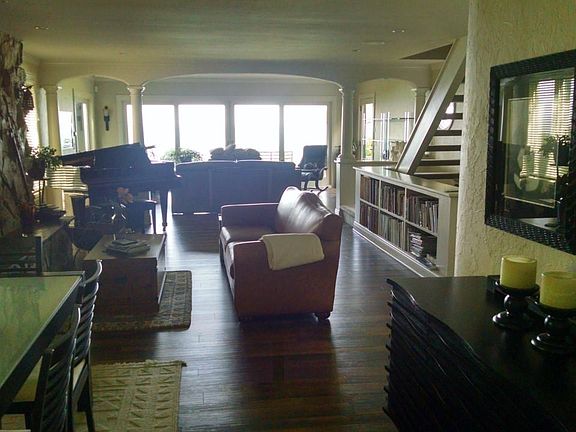 open floor plan 1st floor