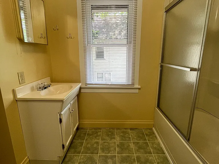 1427 S Linden Ave — Photo 11