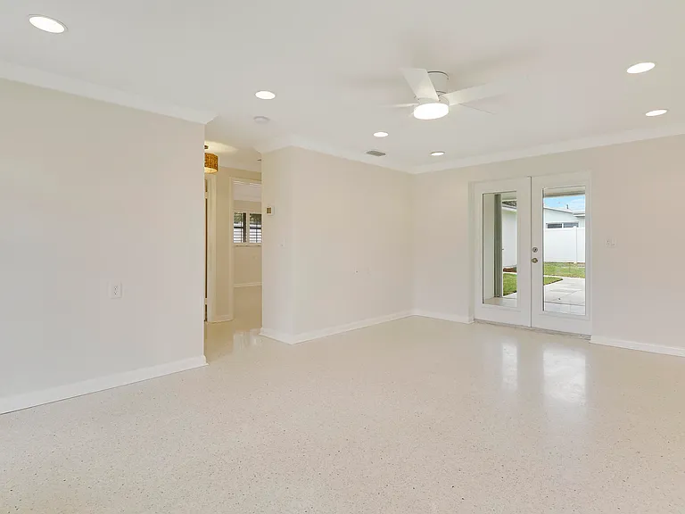 1600 Venus Ave — Photo 7