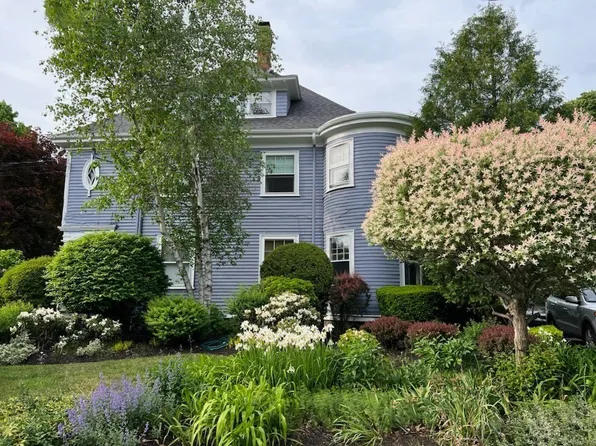 10-10 Winthrop St #A, Winchester, MA 01890