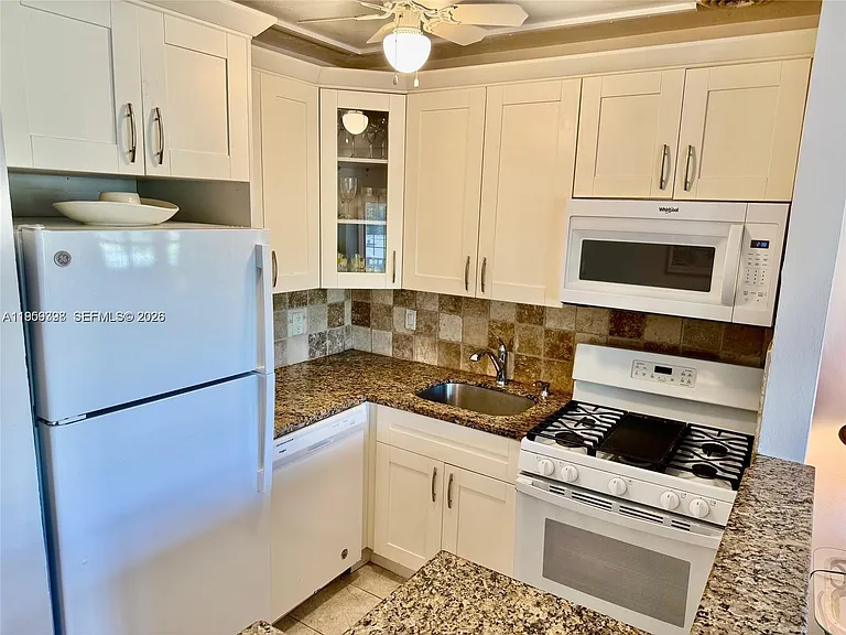 301 E McNab Rd #205 — Photo 7