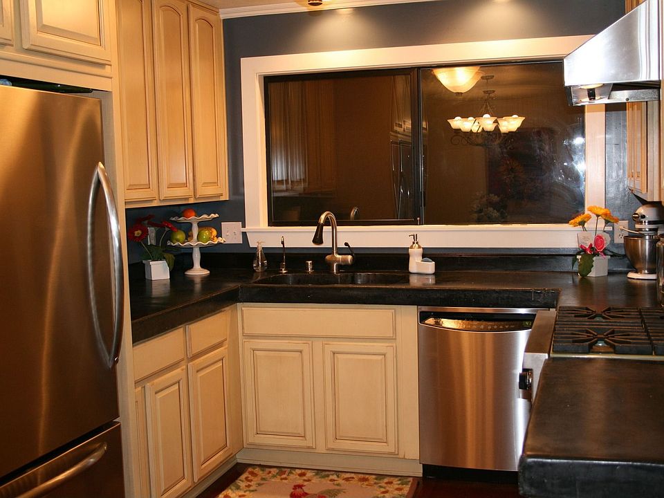 Great Kitchen with Fabulous Appliances