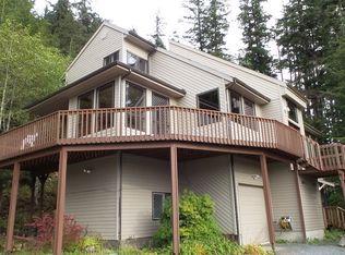 118 Jamestown Dr, Sitka, AK 99835