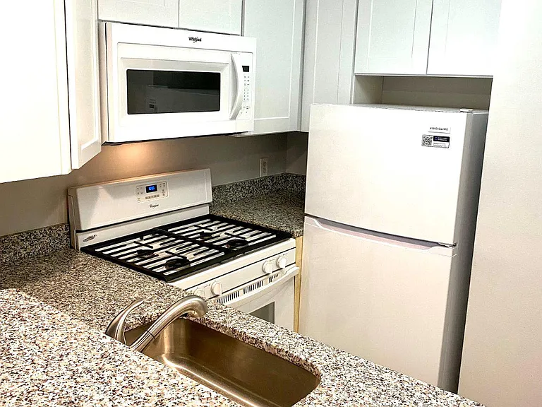 4733 Bradley Blvd #9 — Photo 4