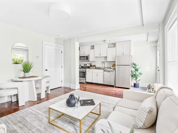111 Eutaw St #1A, Boston, MA 02128
