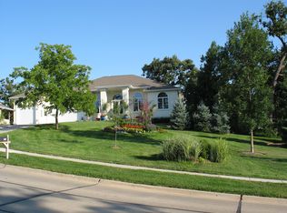 515 Parkwild Dr, Council Bluffs, IA 51503