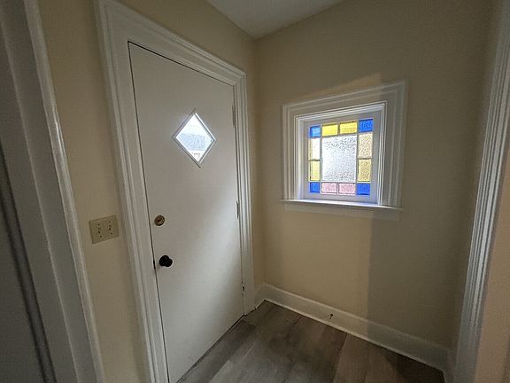4th image of 2977 Peach St #1