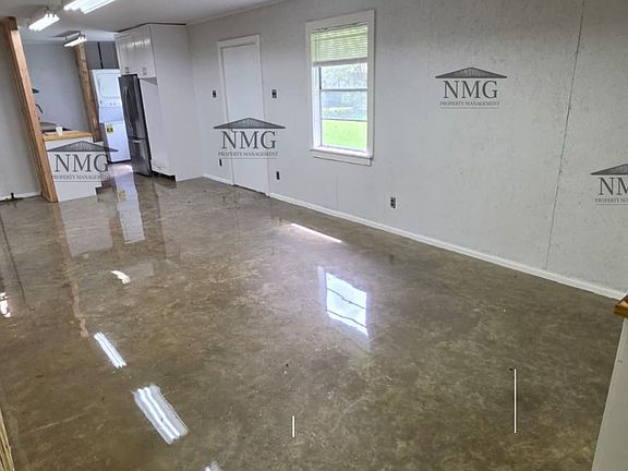 3rd image of 945 Park Ln Unit 2