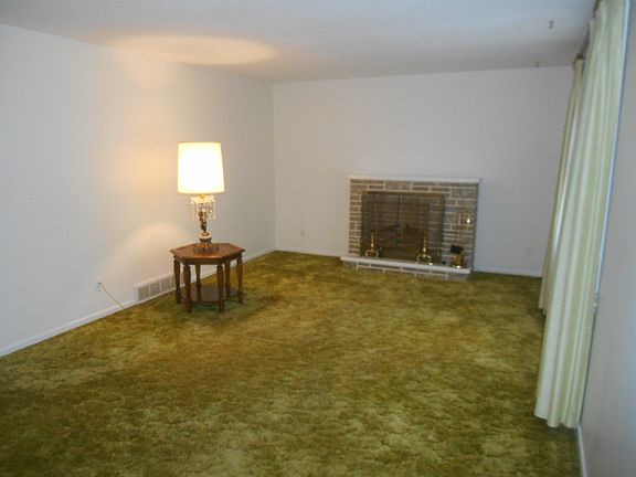 5th image of 3408 Mount Pleasant St NW