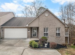921 Mercer Dr, Maryville, TN 37801