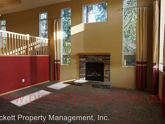 3rd image of 3107 NE Seahurst Ct