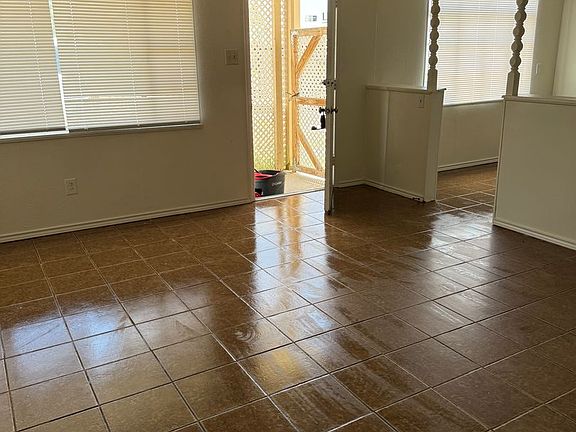 3rd image of 1206 W Church St #1206