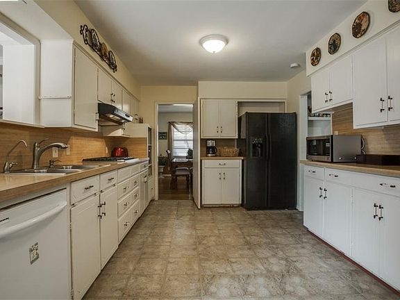 4th image of 10142 Gooding Dr