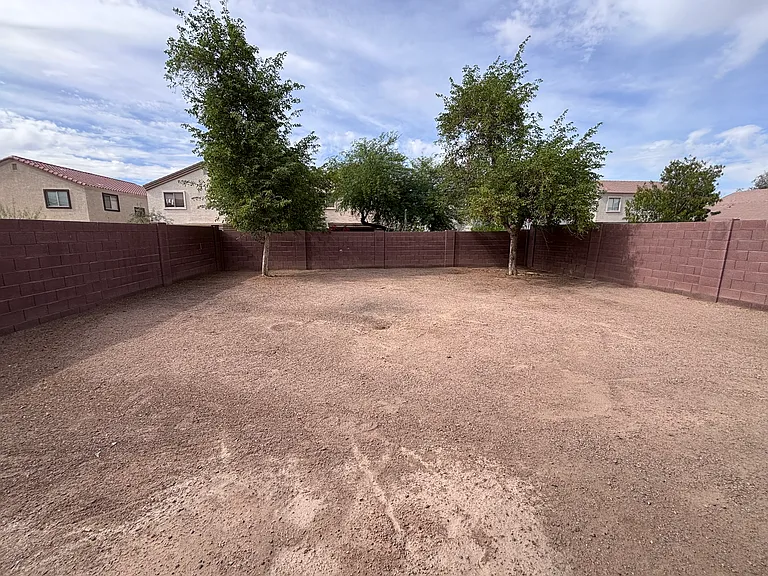 3134 W Huntington Dr — Photo 12
