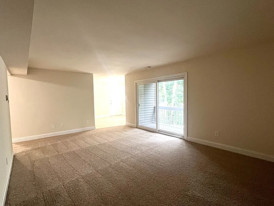 2 Bed, 1 Bath, 1000 sqft