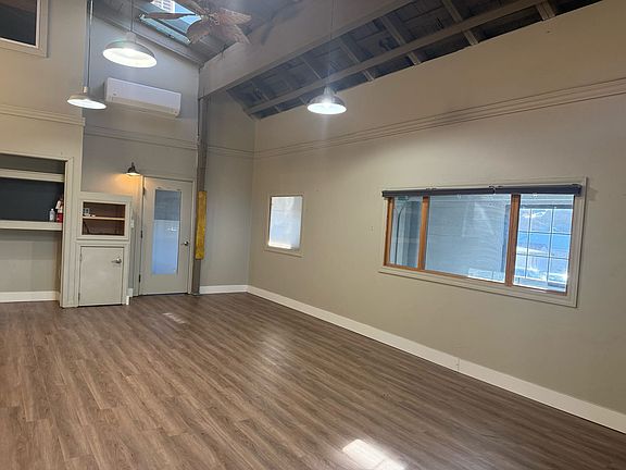 4th image of 115 S Church St #1