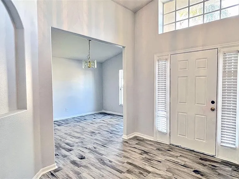 337 Silver Palms Cir — Photo 5