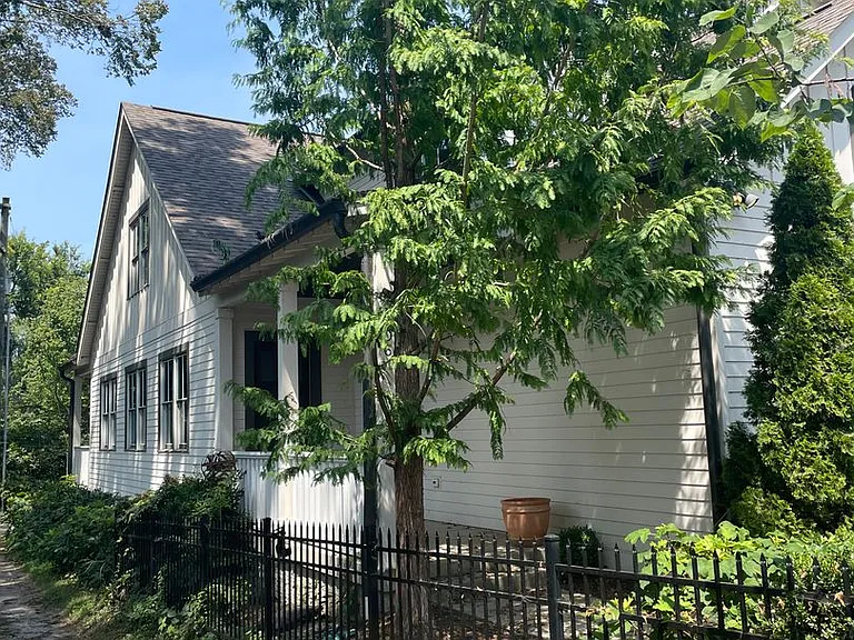 1206 Chapel Ave — Photo 3