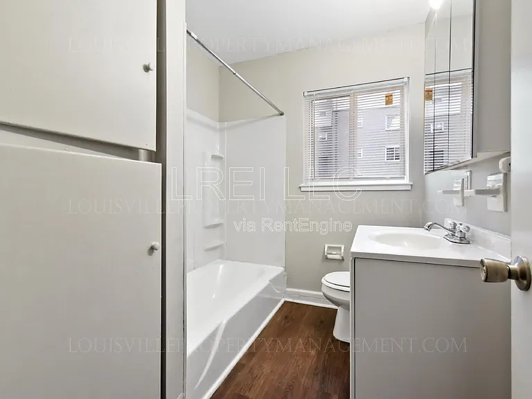 2423 Lindsay Ave #4 — Photo 7