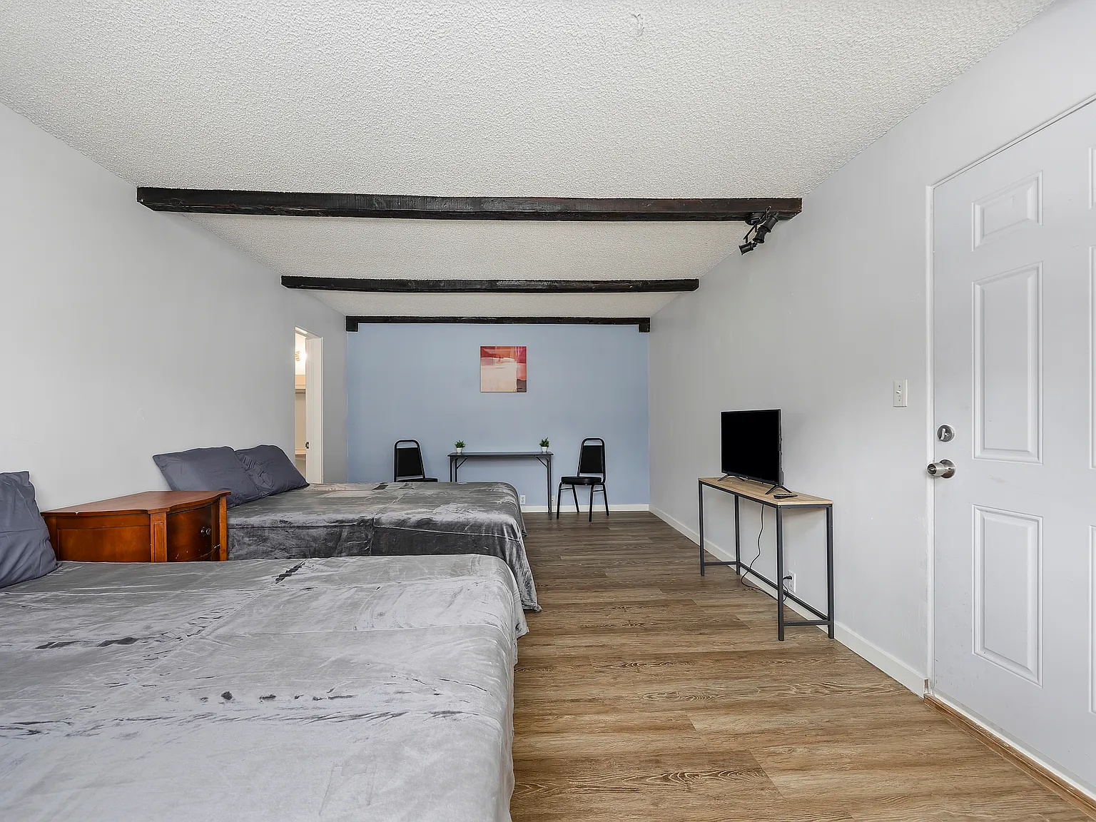 Studio, $1,000 — Photo 2