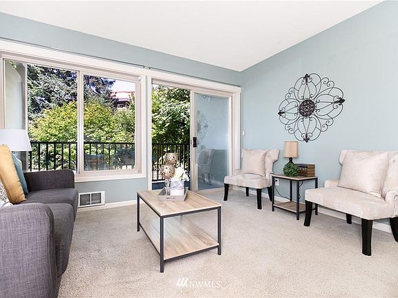 2nd image of 130 105th Ave SE APT 118