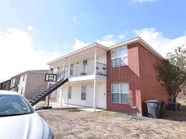 3403 Toledo Dr — Photo 3