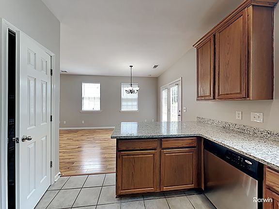 4th image of 160 Nacoochee Way