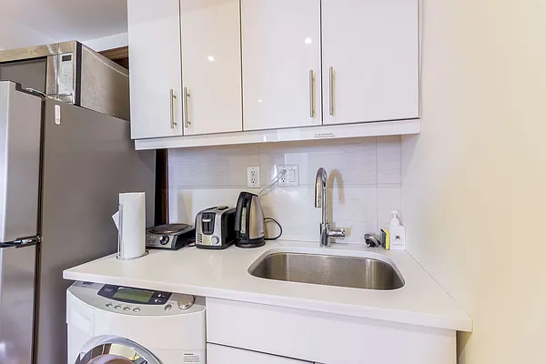 Rented by Townhouse Apartments | media 6