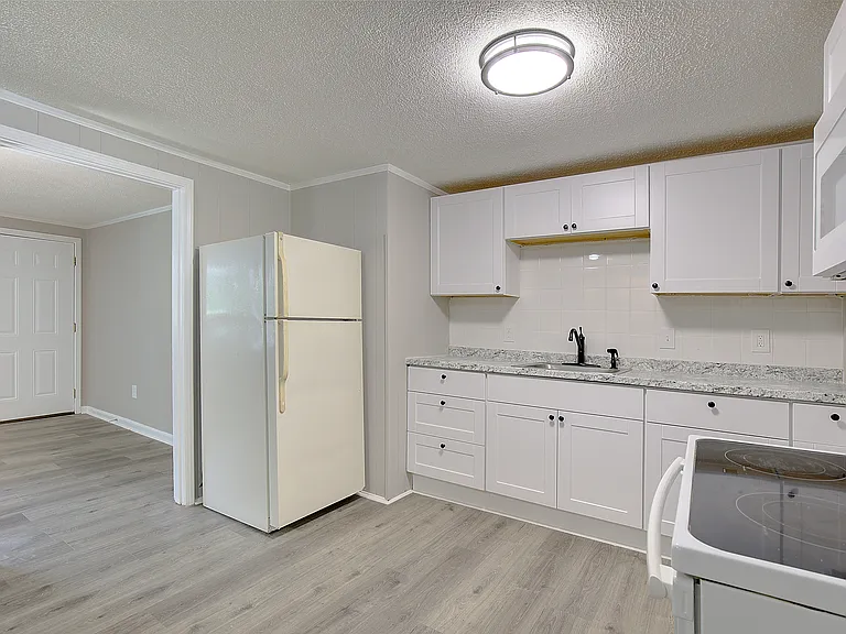 21 Robshire Manor Rd — Photo 16