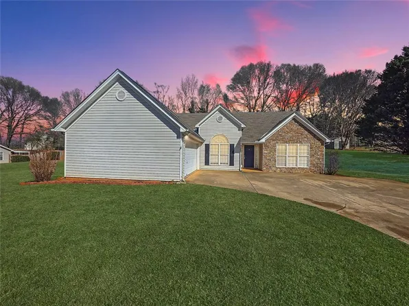 406 Kiley Dr, Hoschton, GA 30548