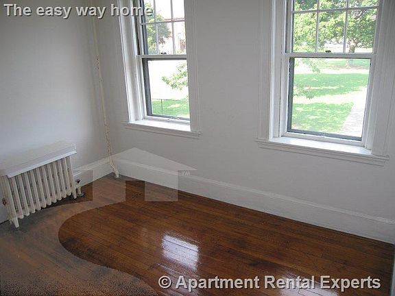 3rd image of 186 Norfolk St #7