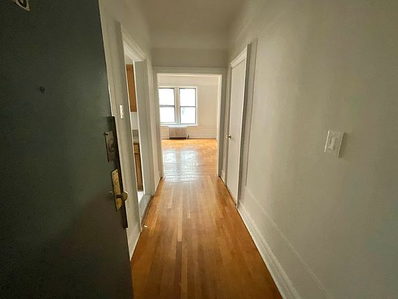 3rd image of 290 Lincoln Pl Floor 1