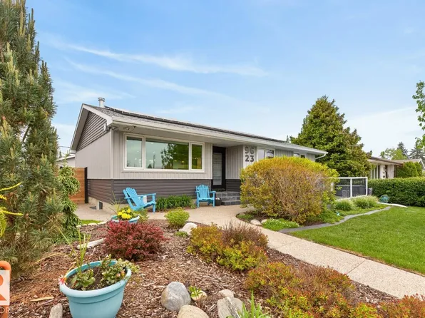 9623 Ottewell Rd NW, Edmonton, AB T6B 2E3