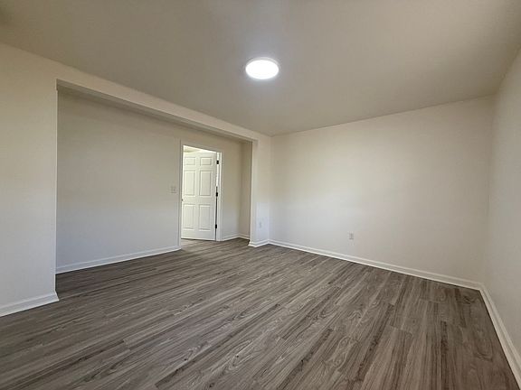 5th image of 1343-1347 Jackson Hollow Rd #9