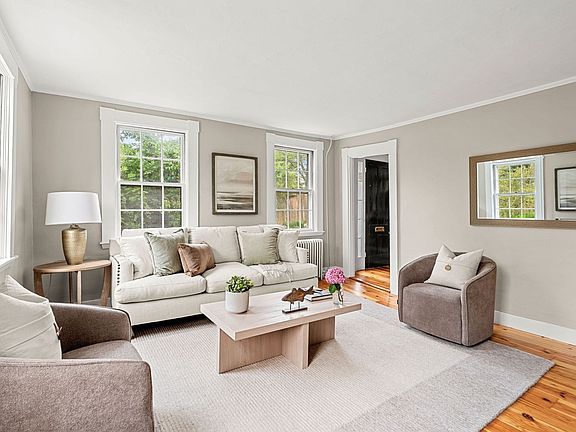 5th image of 14 Linden St
