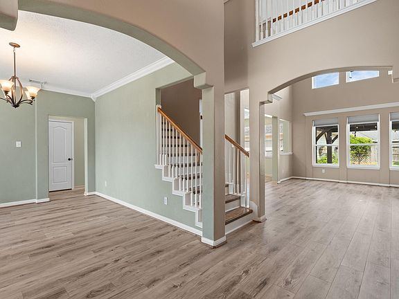 3rd image of 22110 Emerald Run Ln