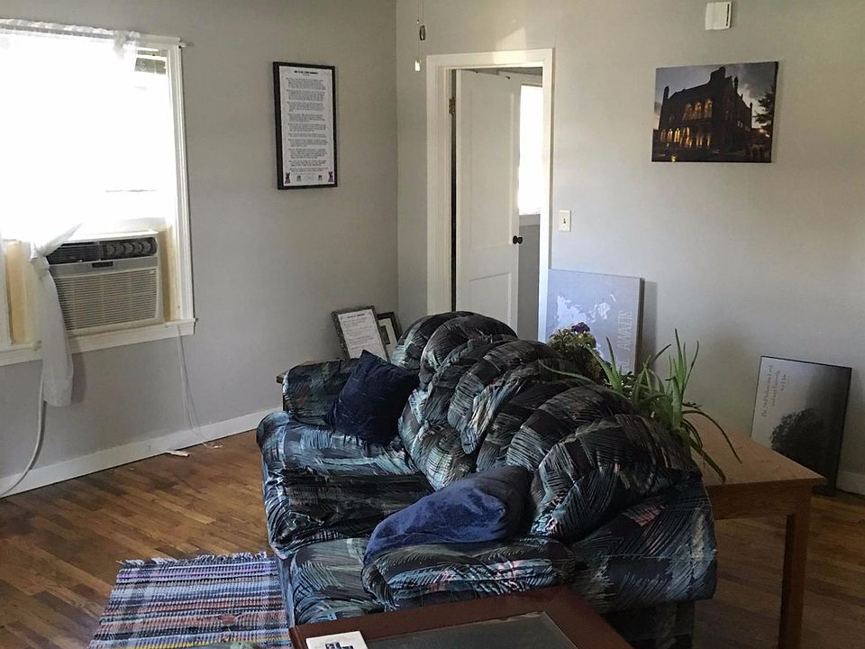 2nd image of 404 W Wilmington St