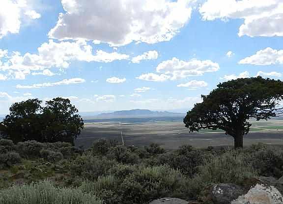 2nd image of 33 Canyon W Dr
