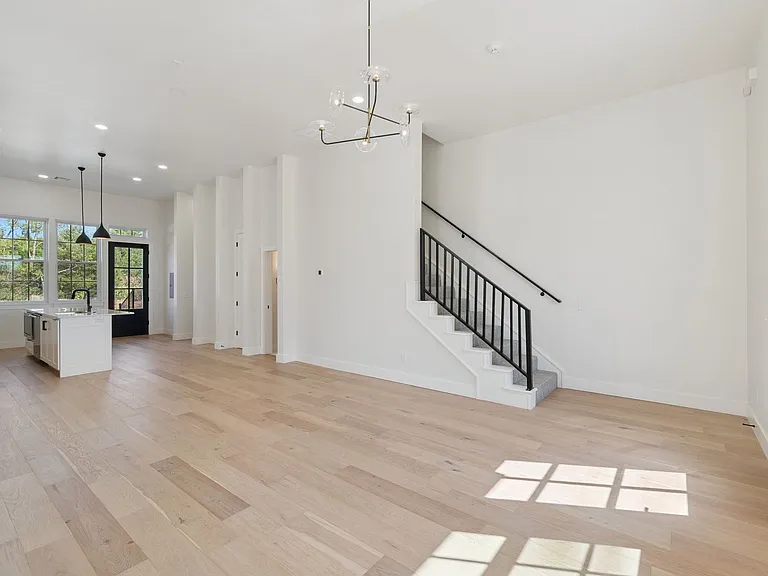 18829 Selah Way — Photo 9