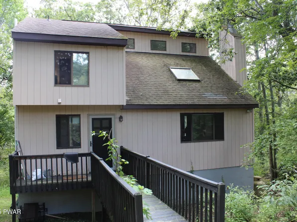 804 Wagoner Pl, Hawley, PA 18428