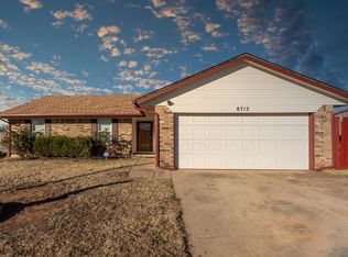 8713 Oakridge Dr, Midwest City, OK 73110