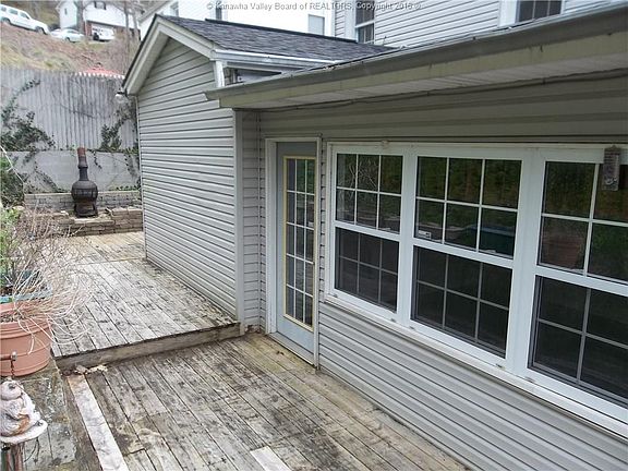 4th image of 1627 Woodbine Ave