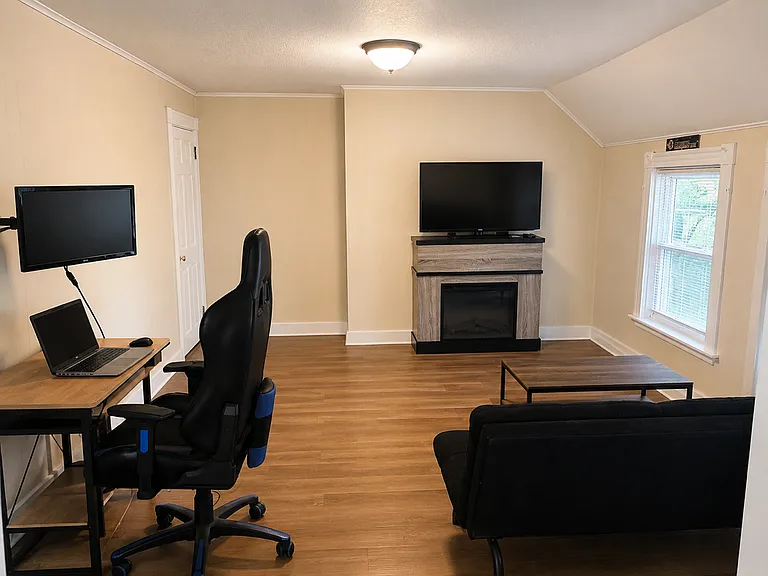 53 Burnside Ave #2R — Photo 2