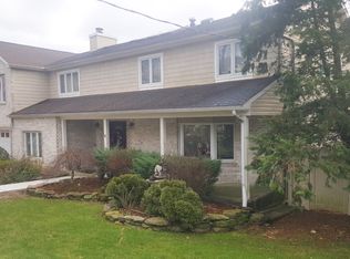 8 Rogers Pl, Staten Island, NY 10312