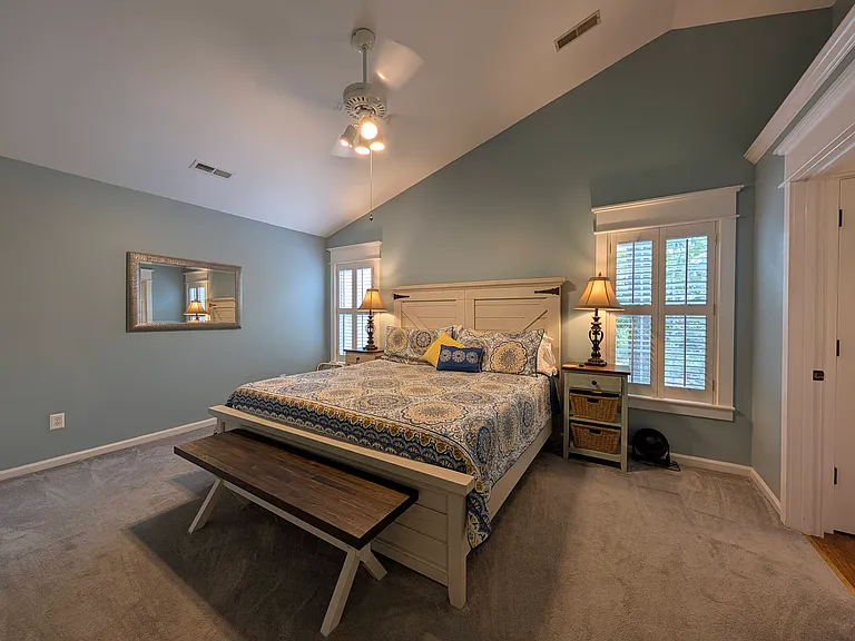 1920 Oak Tree Ln — Photo 22