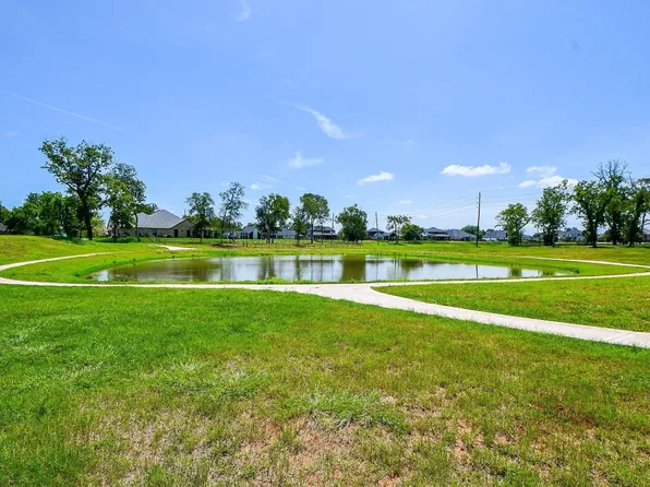 33201 Worthing Ln, Weston Lakes, TX 77441