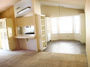 6089 E Illinois Ave, Fresno, CA 93727