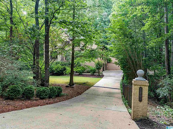 3rd image of 1207 Lake Forest Cir