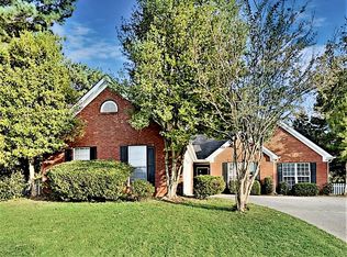 6297 Rock Port Dr, Flowery Branch, GA 30542